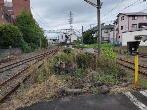 〈14〉かつては貨物の重要駅だった岳南原田には多くの引き込み線跡が残る