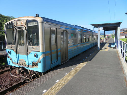 〈7〉新谷駅には普通列車しか停車しない