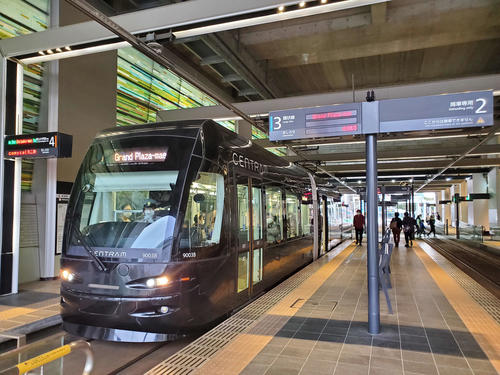 〈11〉富山駅停留所