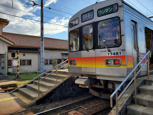〈23〉電鉄黒部駅でのギリギリ停車は芸術的