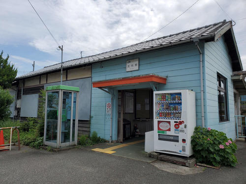〈15〉昨年8月に訪れた時は、太市駅の駅舎はまだ健在だった