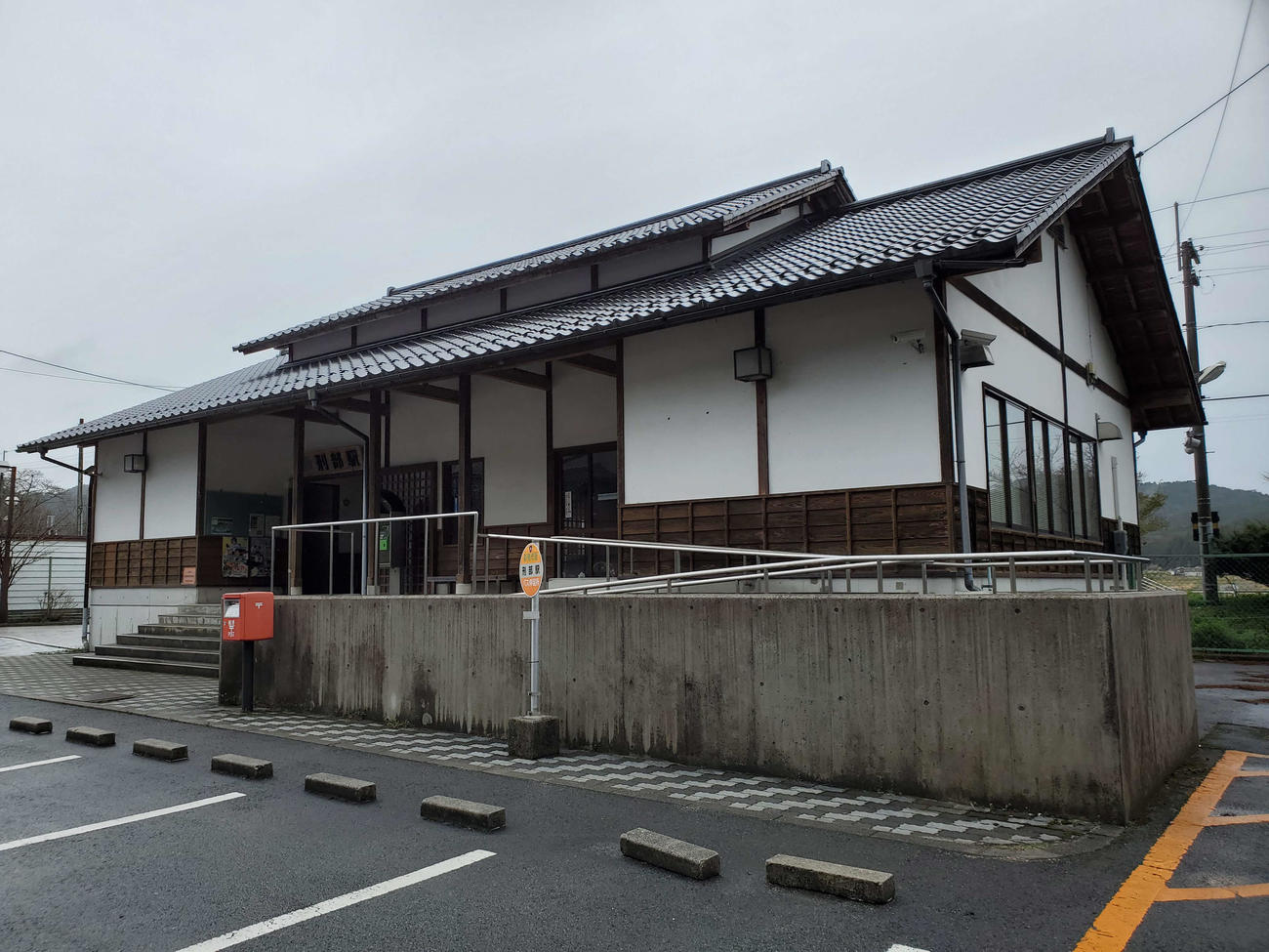 〈13〉木造家屋と刑部駅