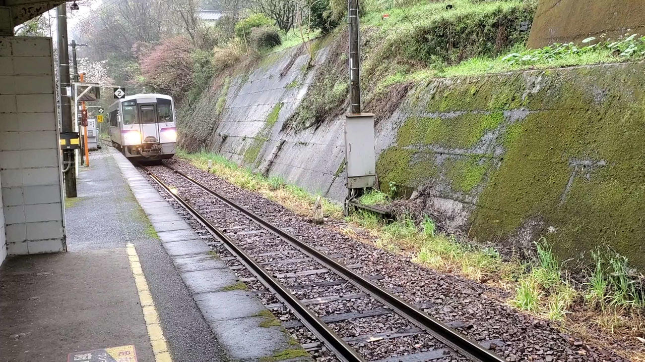 〈7〉待ちに待った列車がやってきた
