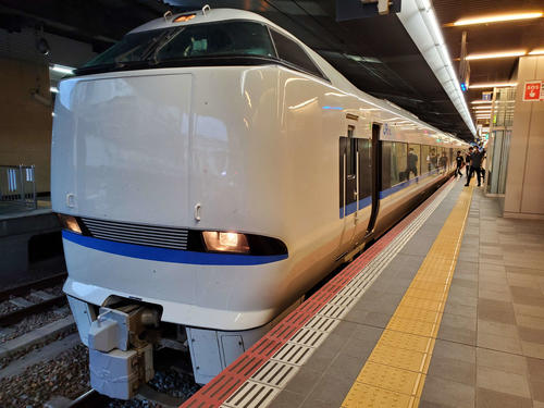 〈1〉雷鳥からサンダーバードへと名称は変わったが、大阪から北陸に向かう看板列車の座は今も不動