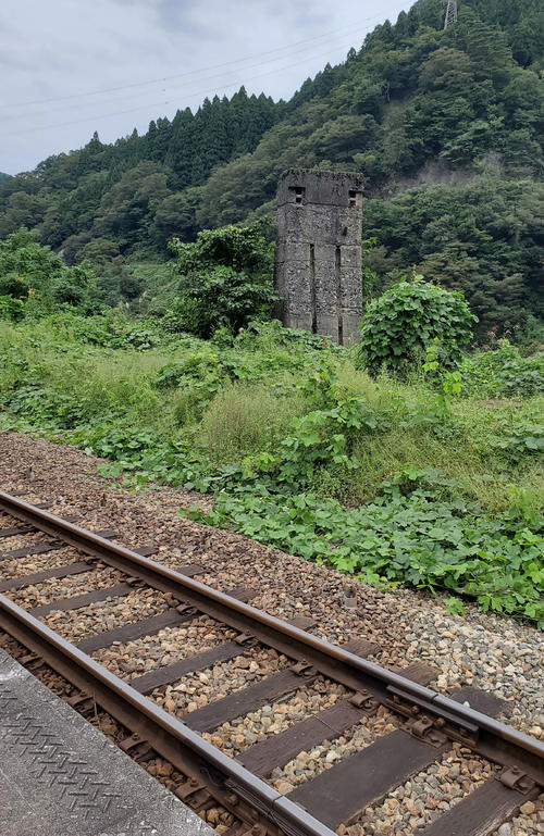 〈10〉給水塔の跡だろうか