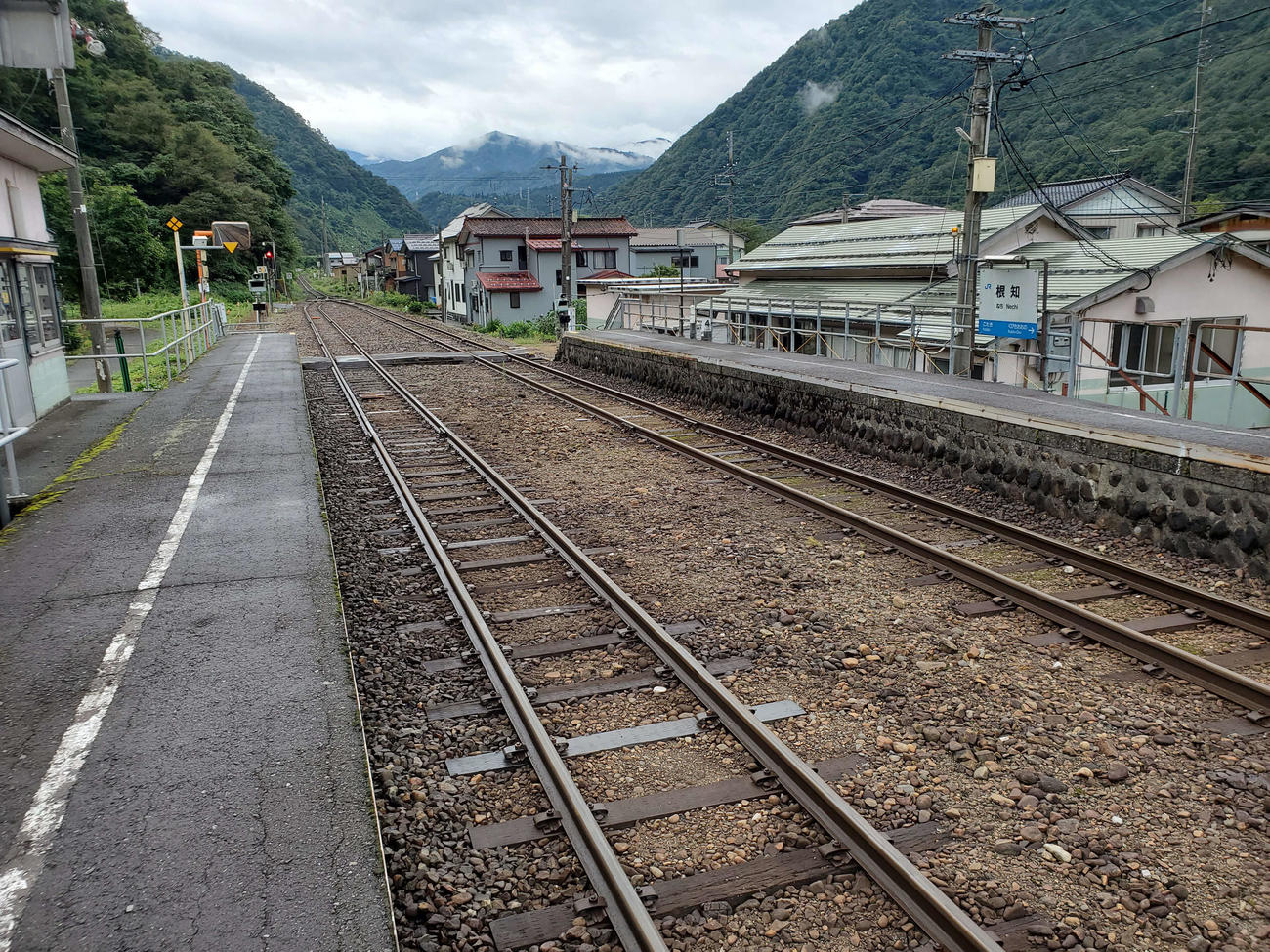 〈13〉根知は大糸北線で唯一のすれ違い可能駅
