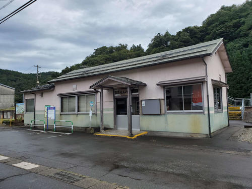 〈11〉根知の駅舎