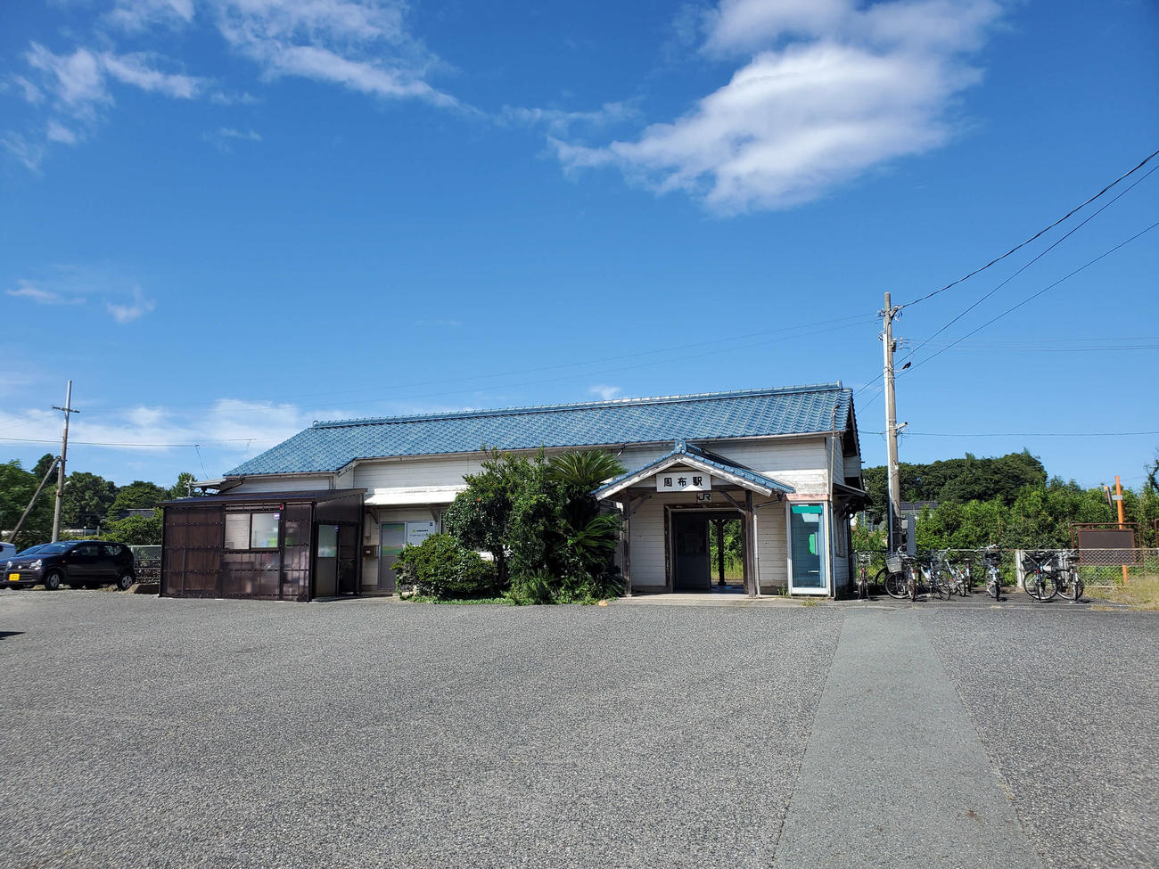 〈19〉周布駅の全景