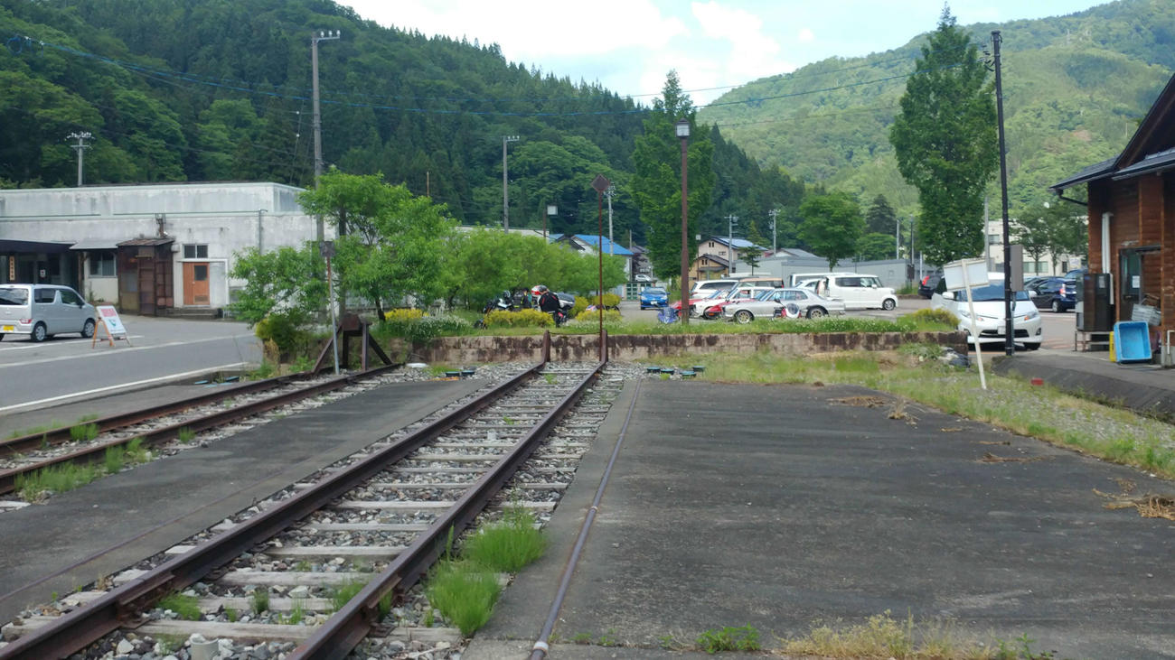 〈9〉ホームのすぐ先で線路は終わっている（2018年6月）