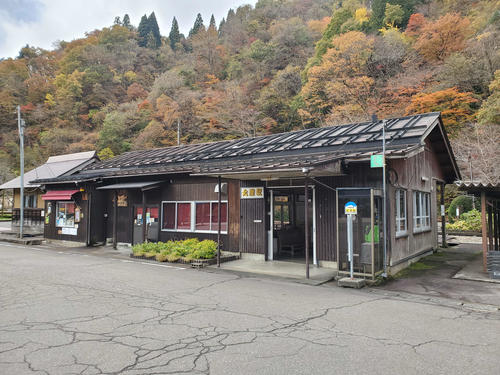〈1〉越美南線の終着駅である北濃