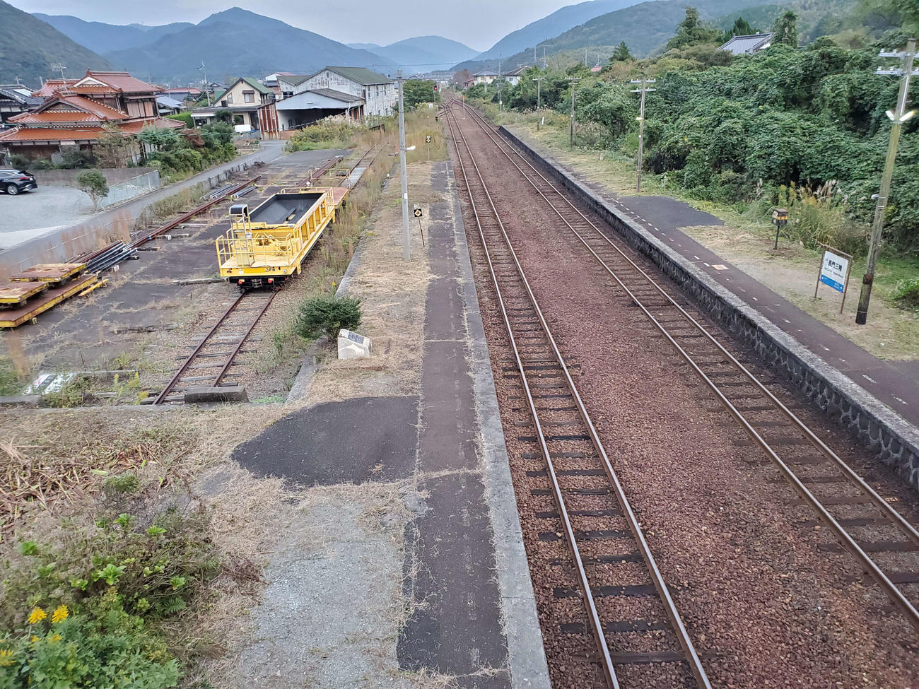 〈15〉かつて貨物駅として機能していたことを示していた