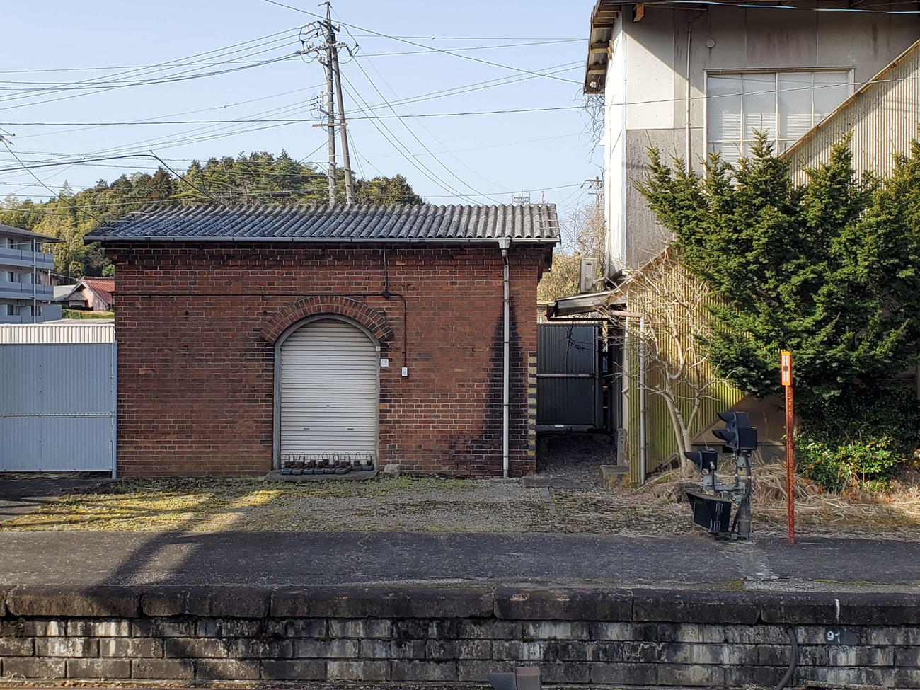 〈13〉ランプ小屋が残る