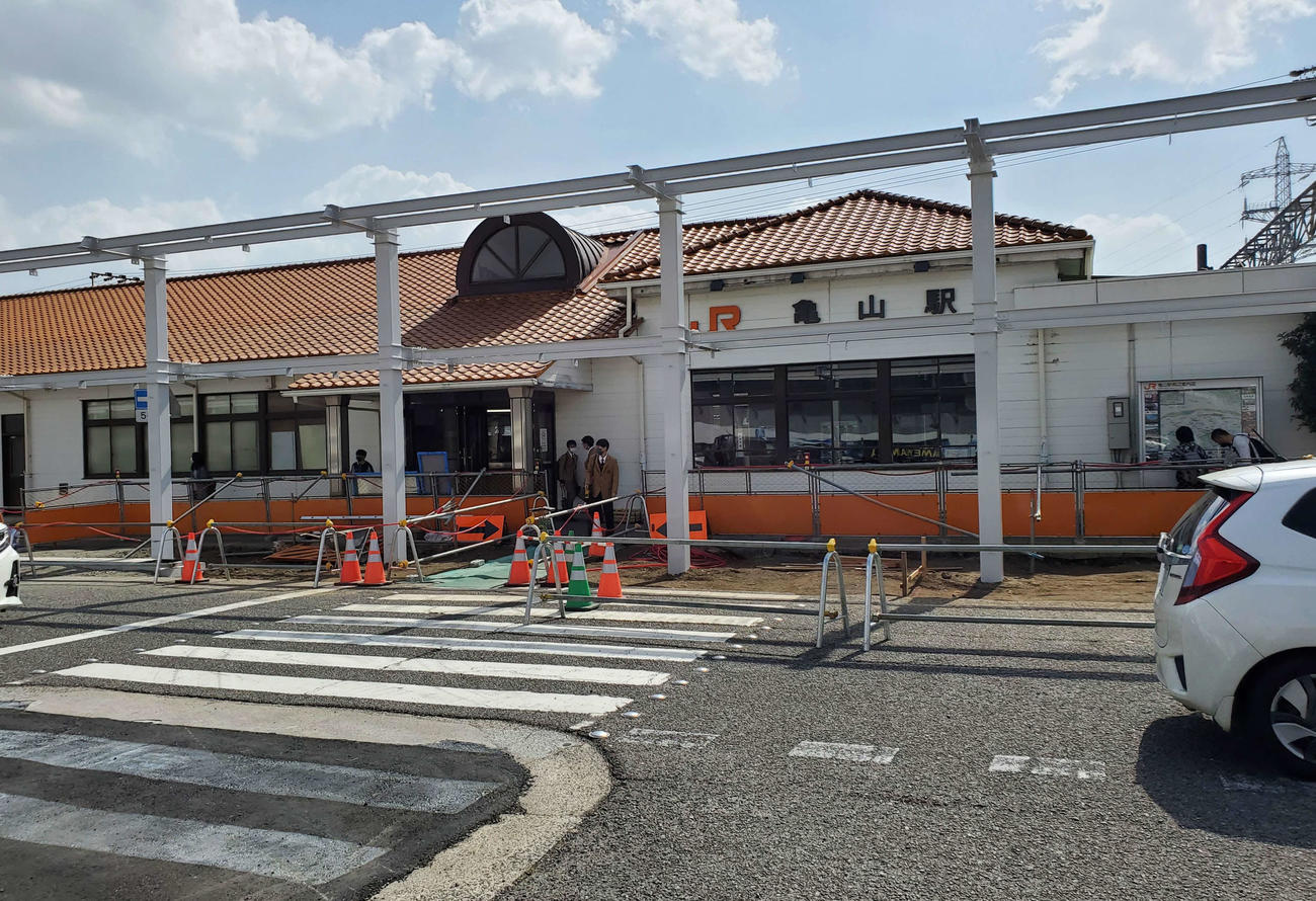 〈14〉亀山駅周辺は工事中だった