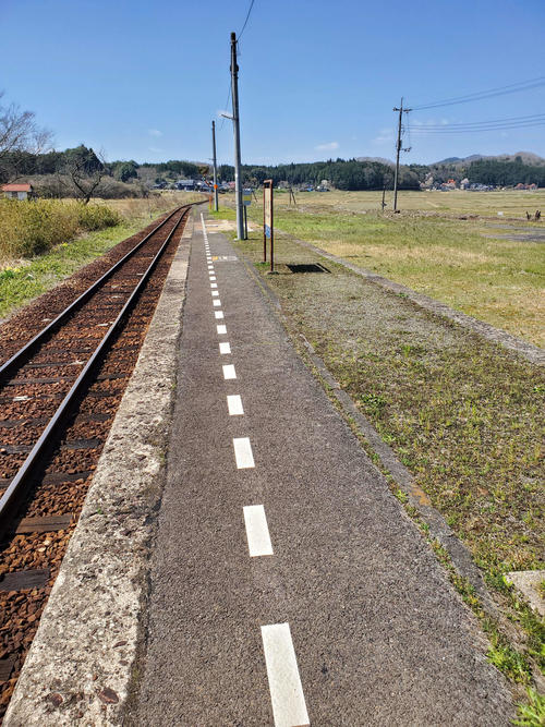 〈7〉かつては1線2面ホームと貨物側線があったと思われる