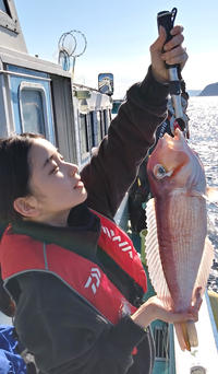 静岡 熱海 哀川翔 福地桃子父娘でアマダイ６匹 釣り 日刊スポーツ