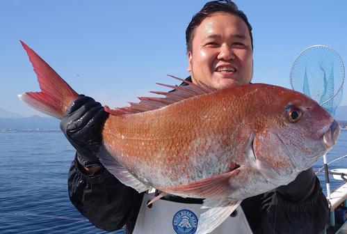 マダイ釣り2回目。中島さん満面の笑み