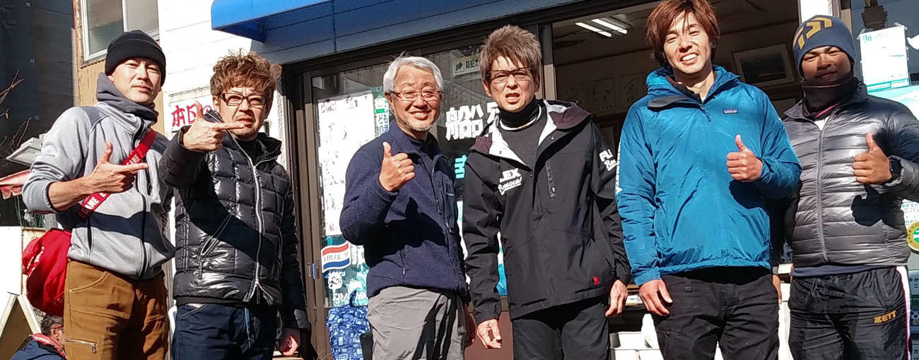アジ釣りは互いの釣れた情報の交換が大事。意外とチーム戦なんだ