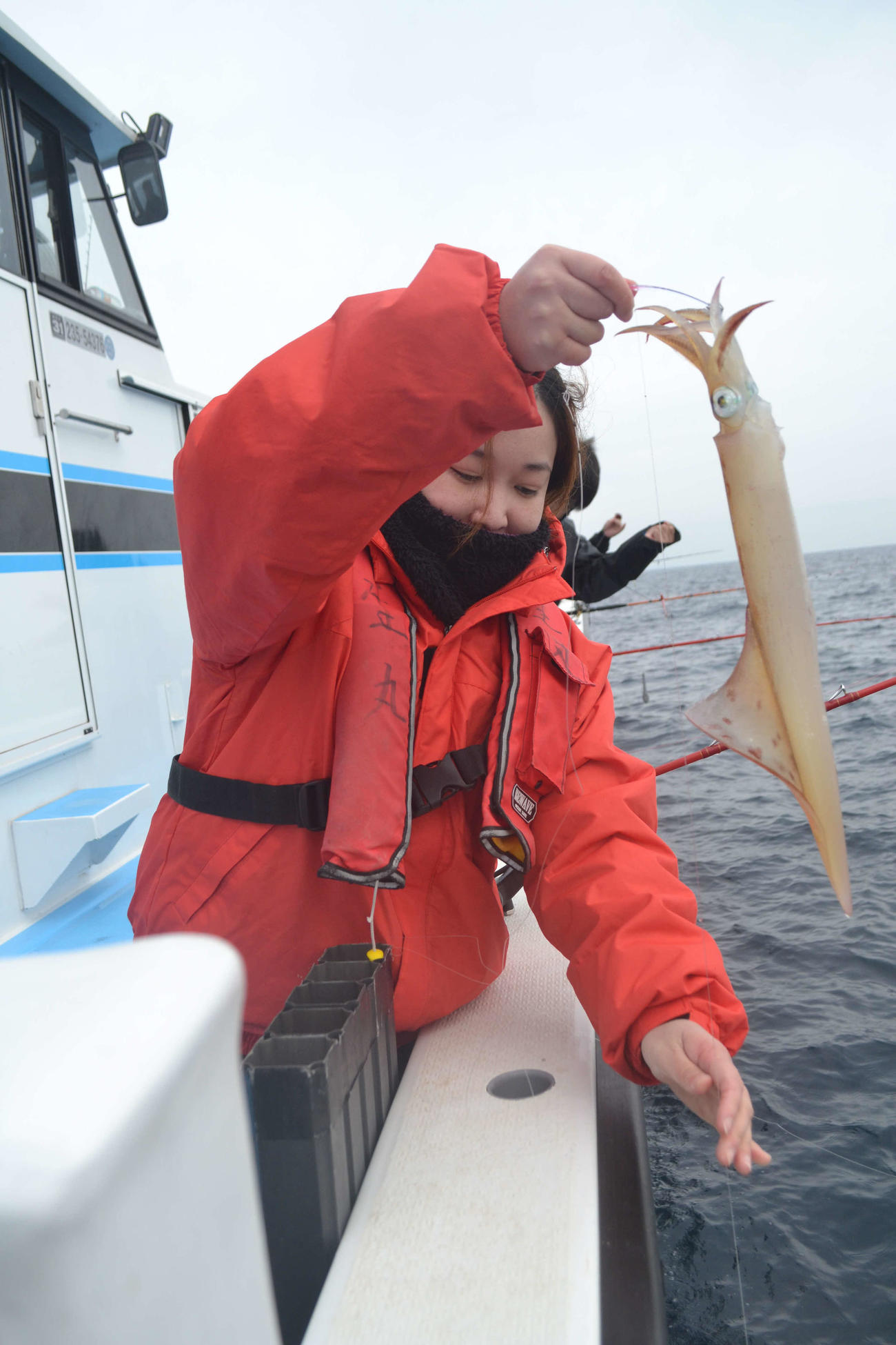 ヤリイカ初挑戦の山口さん、おかず調達の任務完了