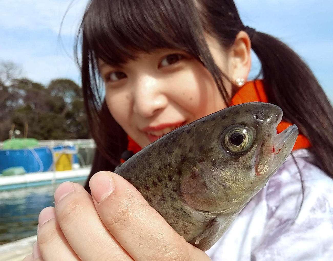 初ニジマス…というか生まれて初めて魚釣りました