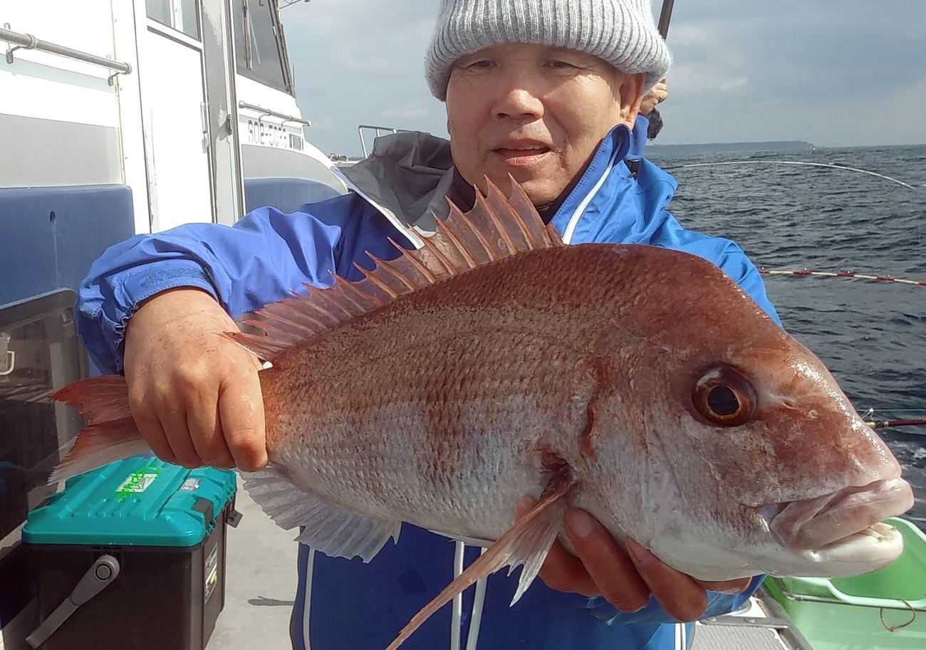 2キロジャスト。きれいな赤いマダイだった