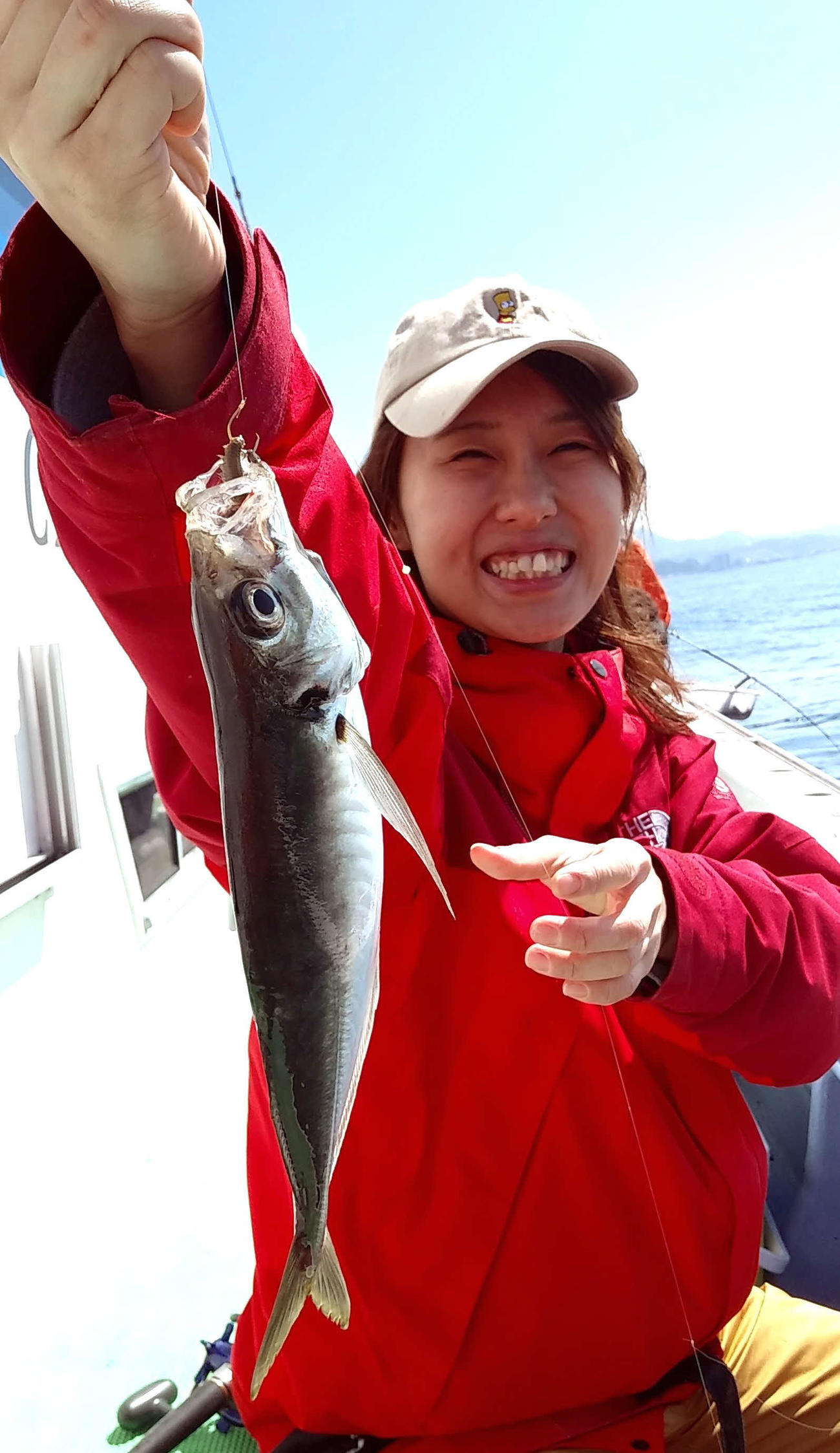 初めての船釣りで「アジだぁ～、やったぁ」