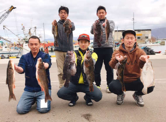 前列左から白勢さん、大杉さん、木島さん、後列左から碓井さん、玉越さん