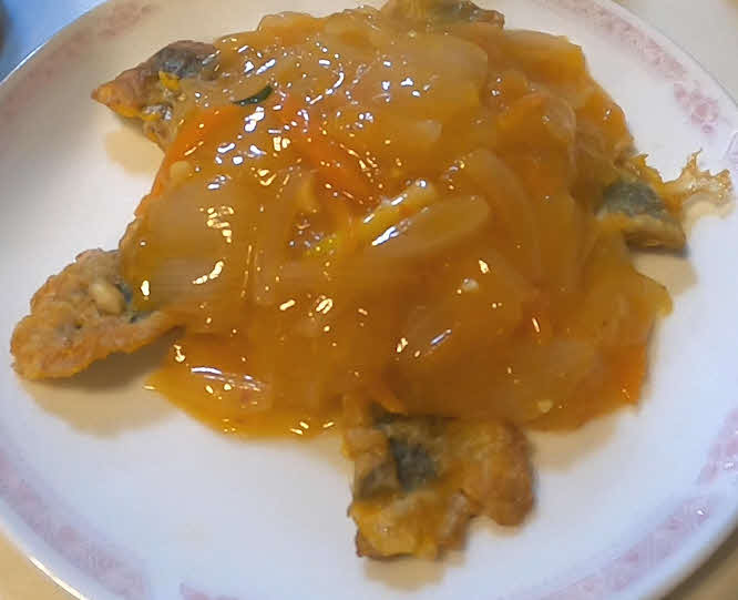 餡（あん）をかけてアジの中華風ピカタのできあがり