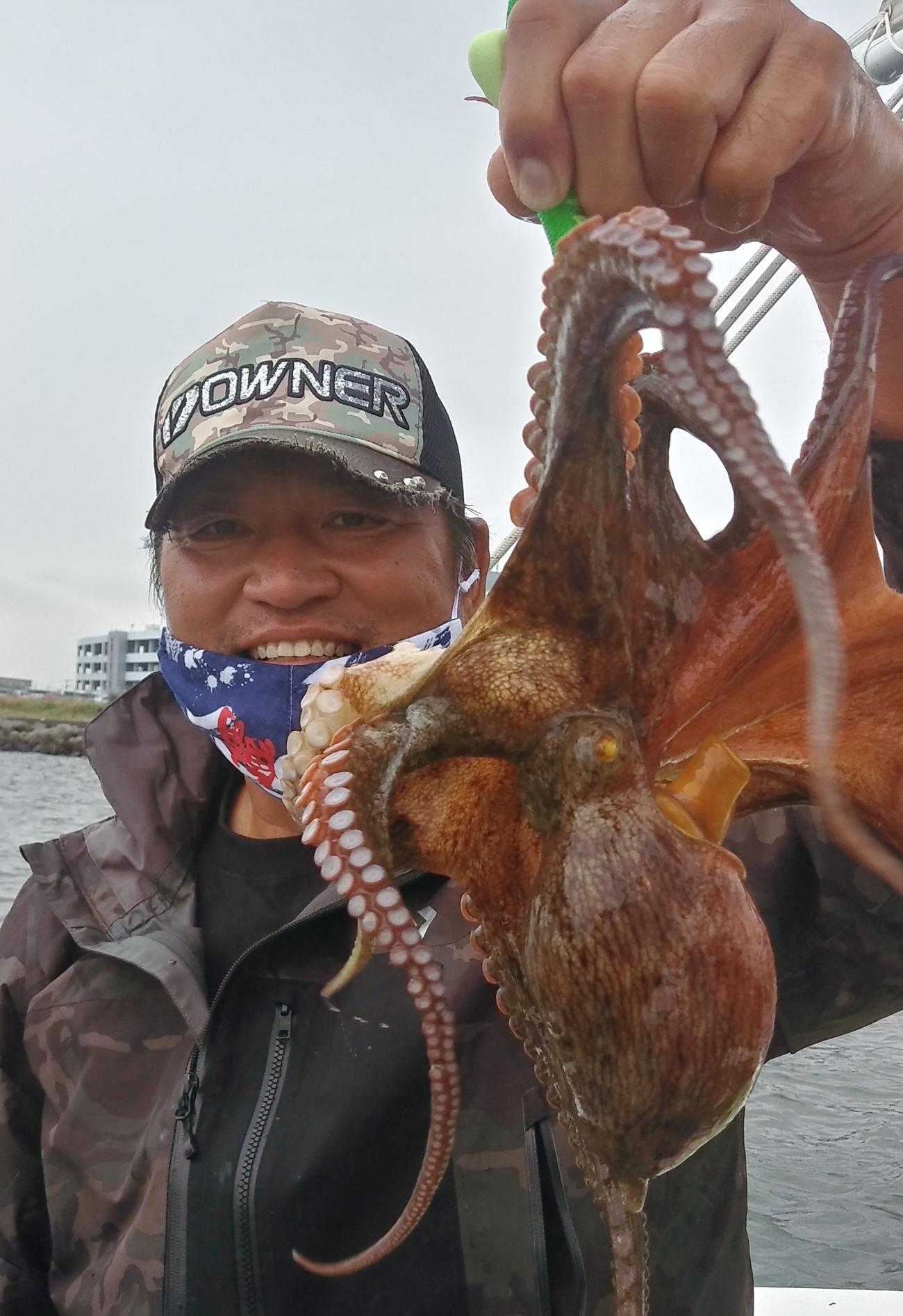 マダコ釣り歴3年の大魔神「東京湾のタコは本当においしい。やめらんないね」