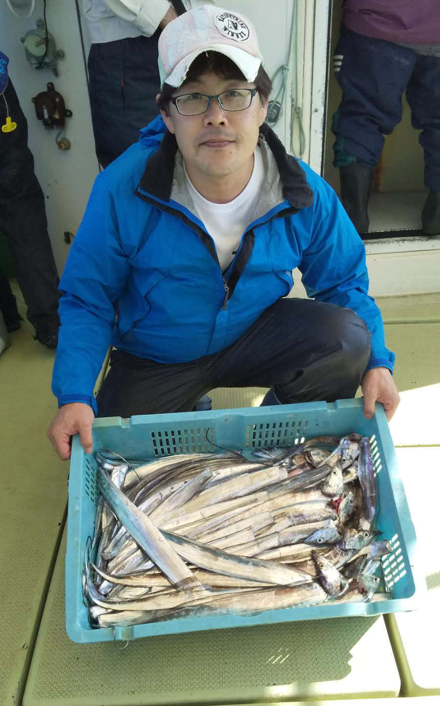 絶妙の誘いで54匹も釣り上げた竿頭の尾上さん
