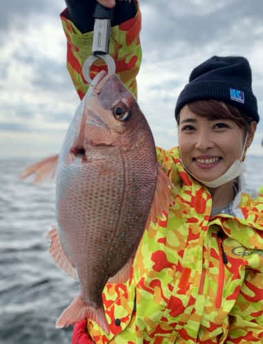 やっぱり、お約束通り、川目記者は本命を釣り上げた