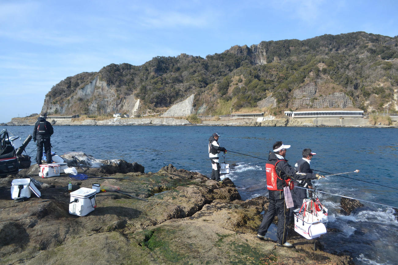 平島は金谷の沖磯でも有望ポイントの1つ