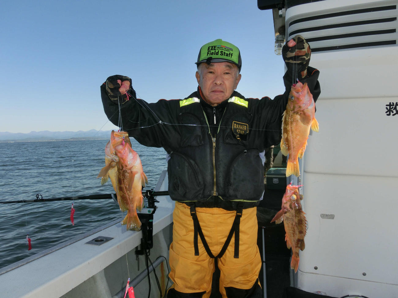 ヤナギノマイを1度に4匹釣り上げた札幌市の田中さん