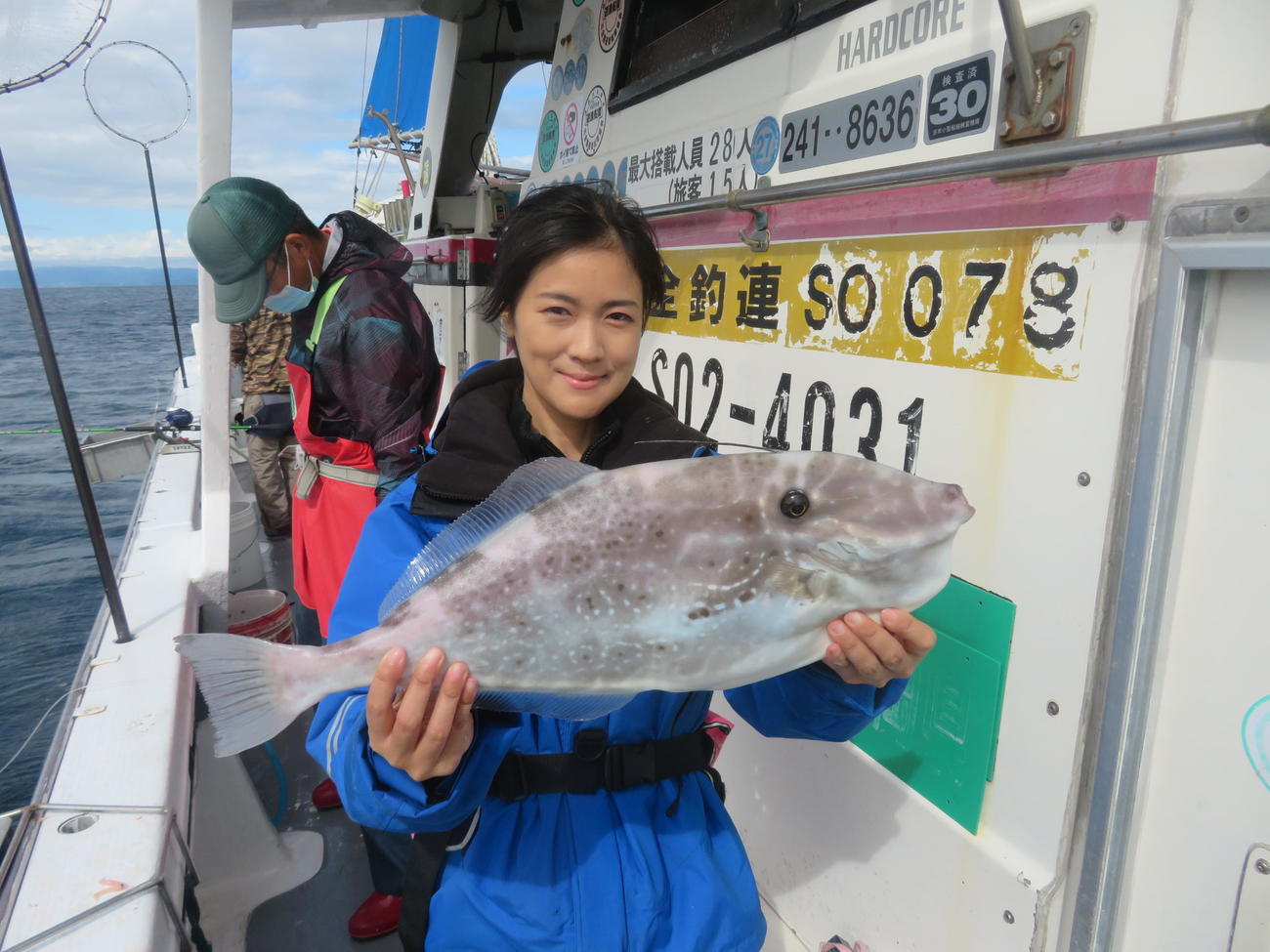 久料「魚磯丸」でマダイ五目に挑戦。本命はみなかったが、見事五目を達成した出光仁美