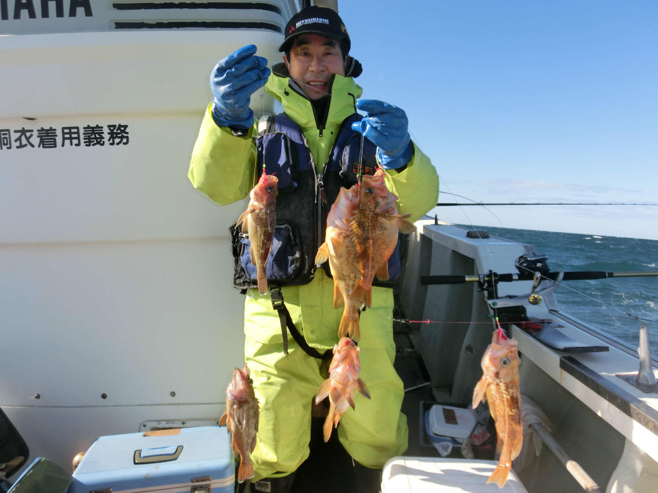 荻伏沖でガヤなど針数釣り上げる札幌市の加藤敏之さん