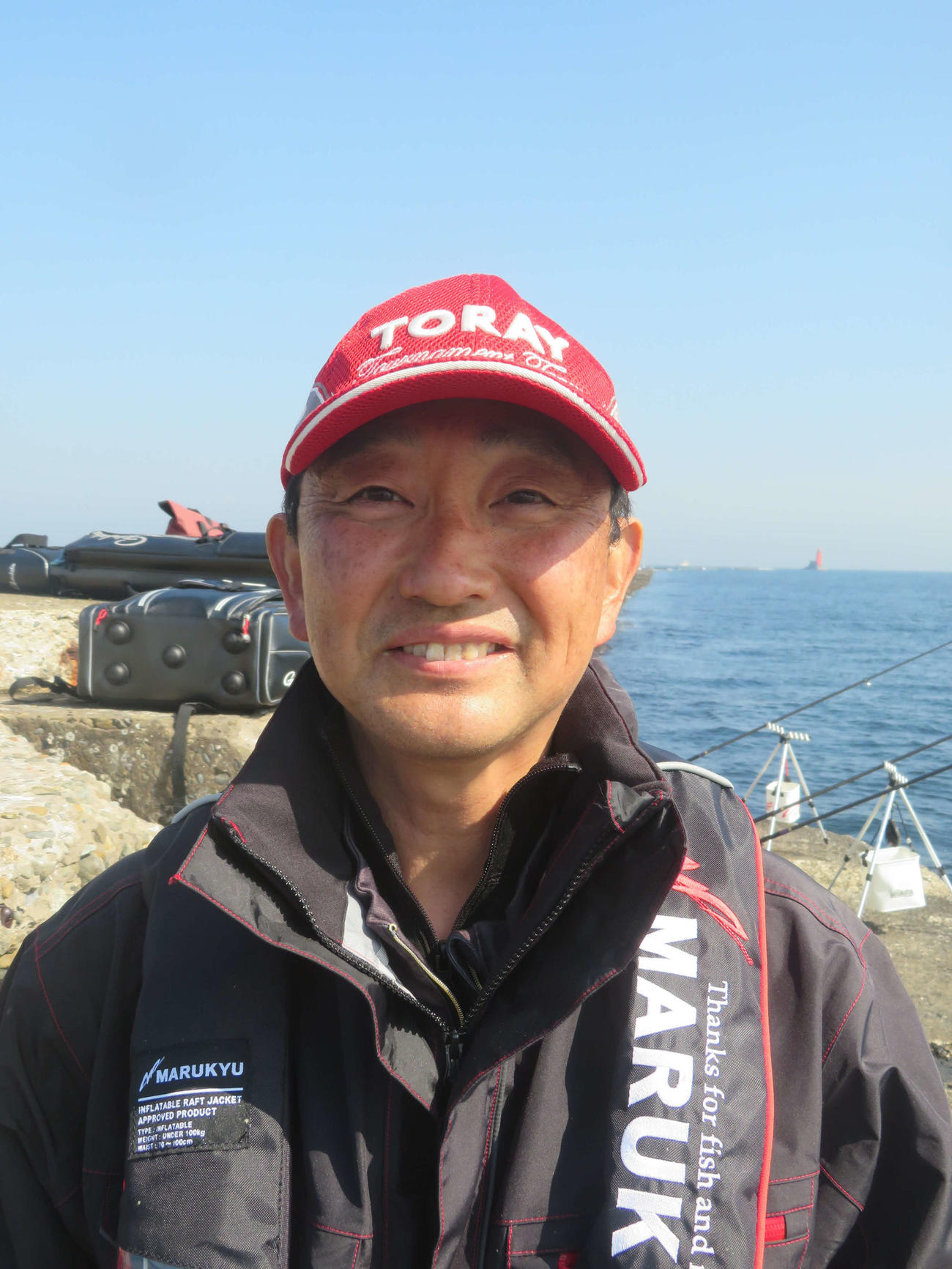 野島防波堤で一足早めのマコガレイ釣りに挑んでくれた林賢治氏