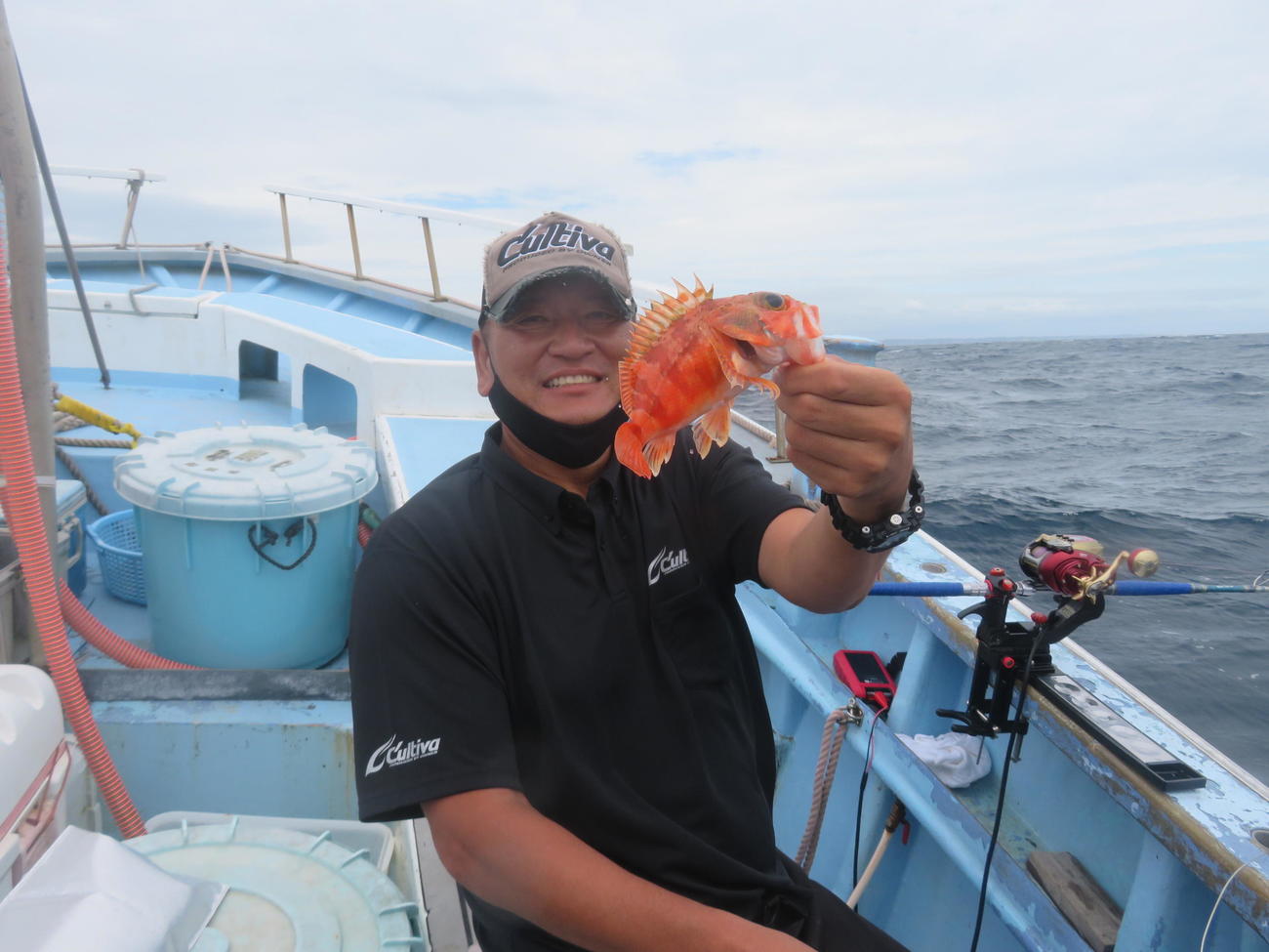 ゲストとのユメカサゴだったが、赤い魚に笑顔の大魔神
