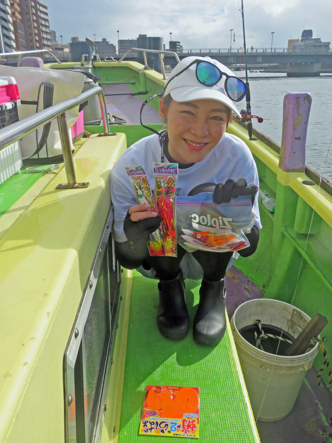 この日のために用意したタコ釣り用グッズを披露