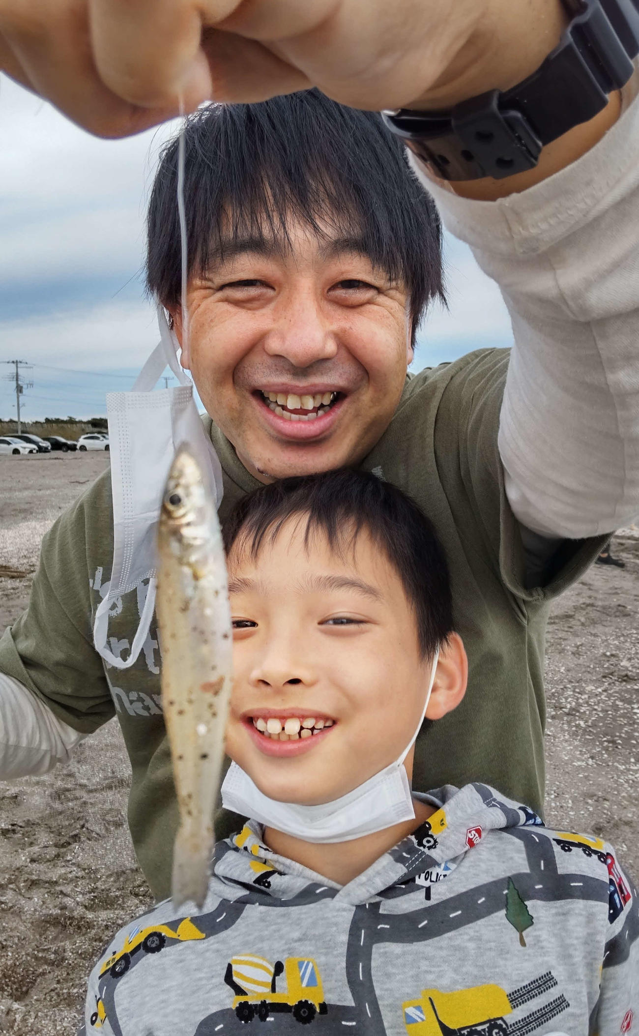 シロギスが釣れて親子で大喜び