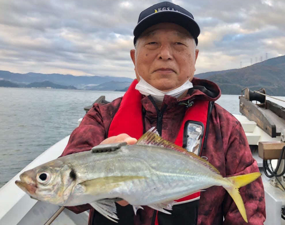 尺長も続々。35・５センチも。