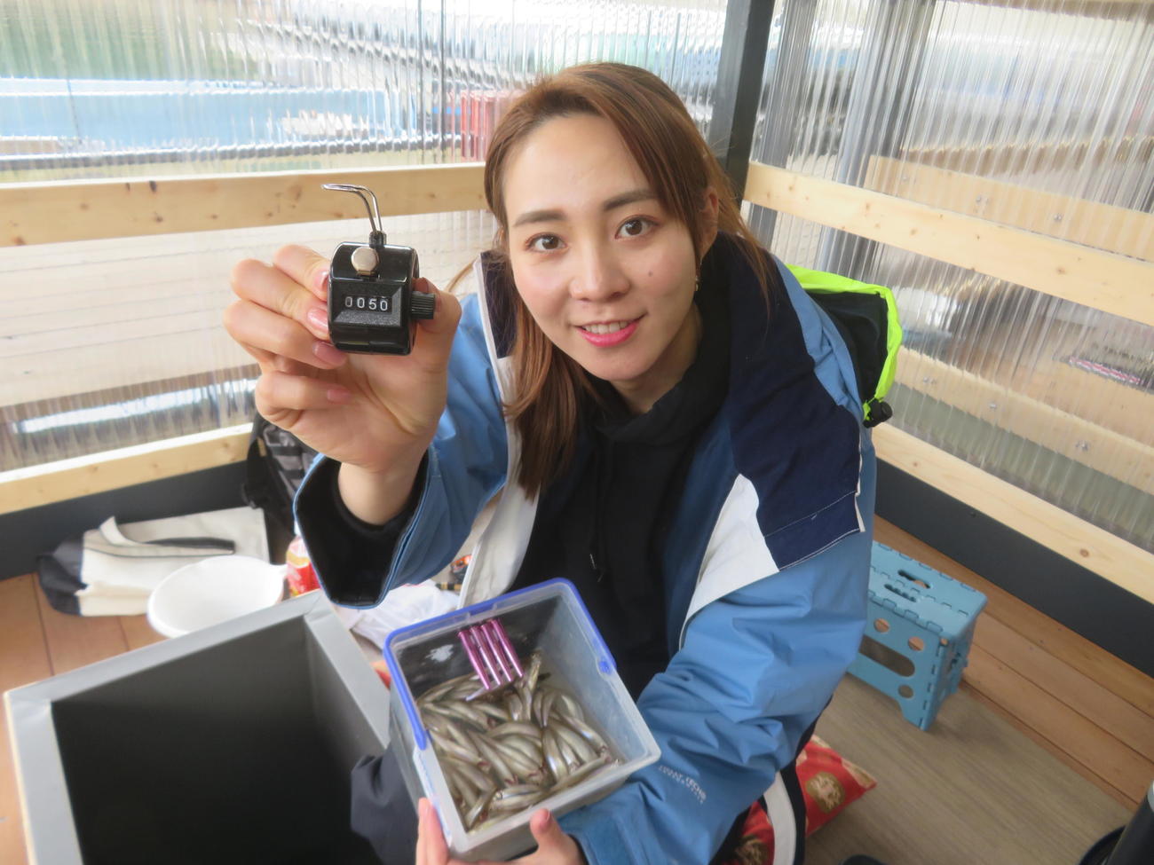 橋本店主の「50匹釣るまで帰れません！」を見事クリアしたつ～ちゃん