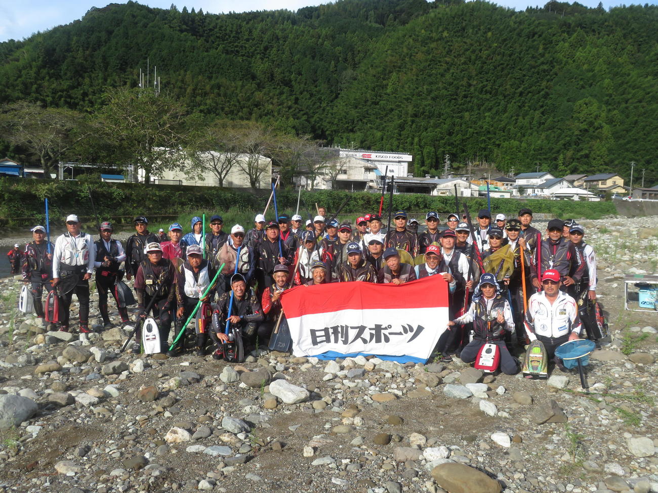 51人のアユ師が興津川「あこがれ亭」アユ釣り大会に集まった
