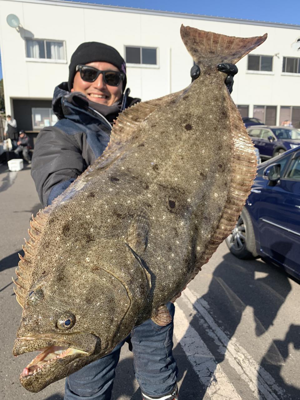 鹿島「第三幸栄丸」で7キロヒラメ浮上