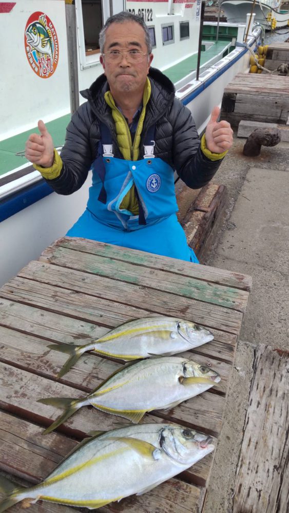 相浜「松丸」でシマアジ1・8キロ