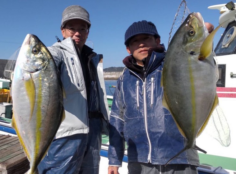 相浜「松丸」でシマアジ2・8＆2・6キロ浮上。今がチャンス。この機を逃すな!!