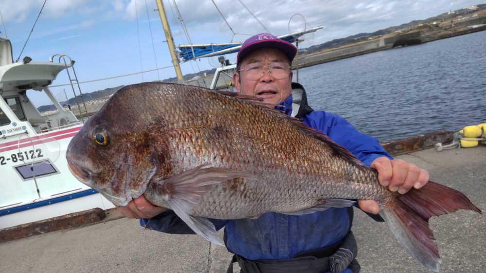 相浜「松丸」で上がった7キロの大ダイ