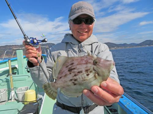 厳しい状況で釣り上げた最大23センチに思わず笑みがこぼれた