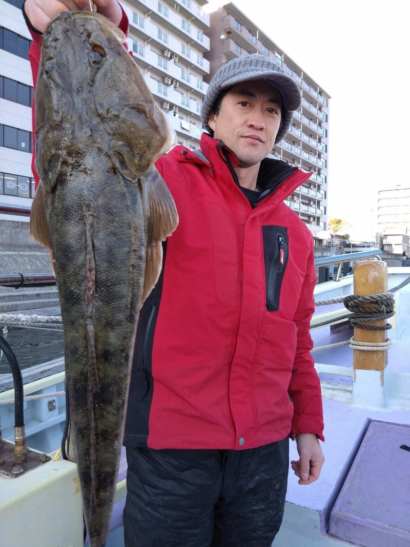 鶴見「新明丸」で上がった62センチのモンスター。釣り人は前田さん