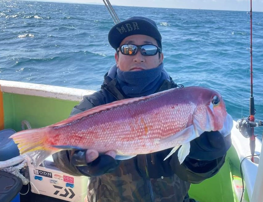 野島「村本海事」の9日アマダイ船で上がった48センチのデカマダイ