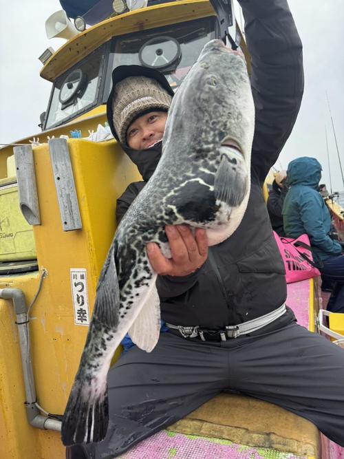 24日の釣果】毘沙門「新店丸」今季最大マダイ8・5キロ浮上 つり幸