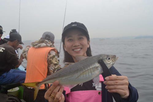 エサ釣りリーダーの太田唯もしっかりギガアジを釣りました